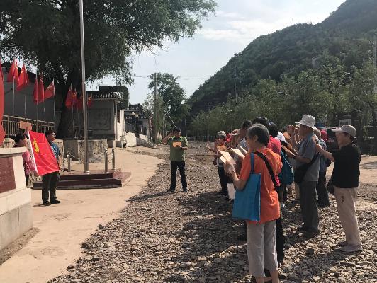 党员重温入党誓词