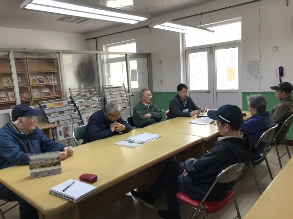 石板房第一党支部座谈